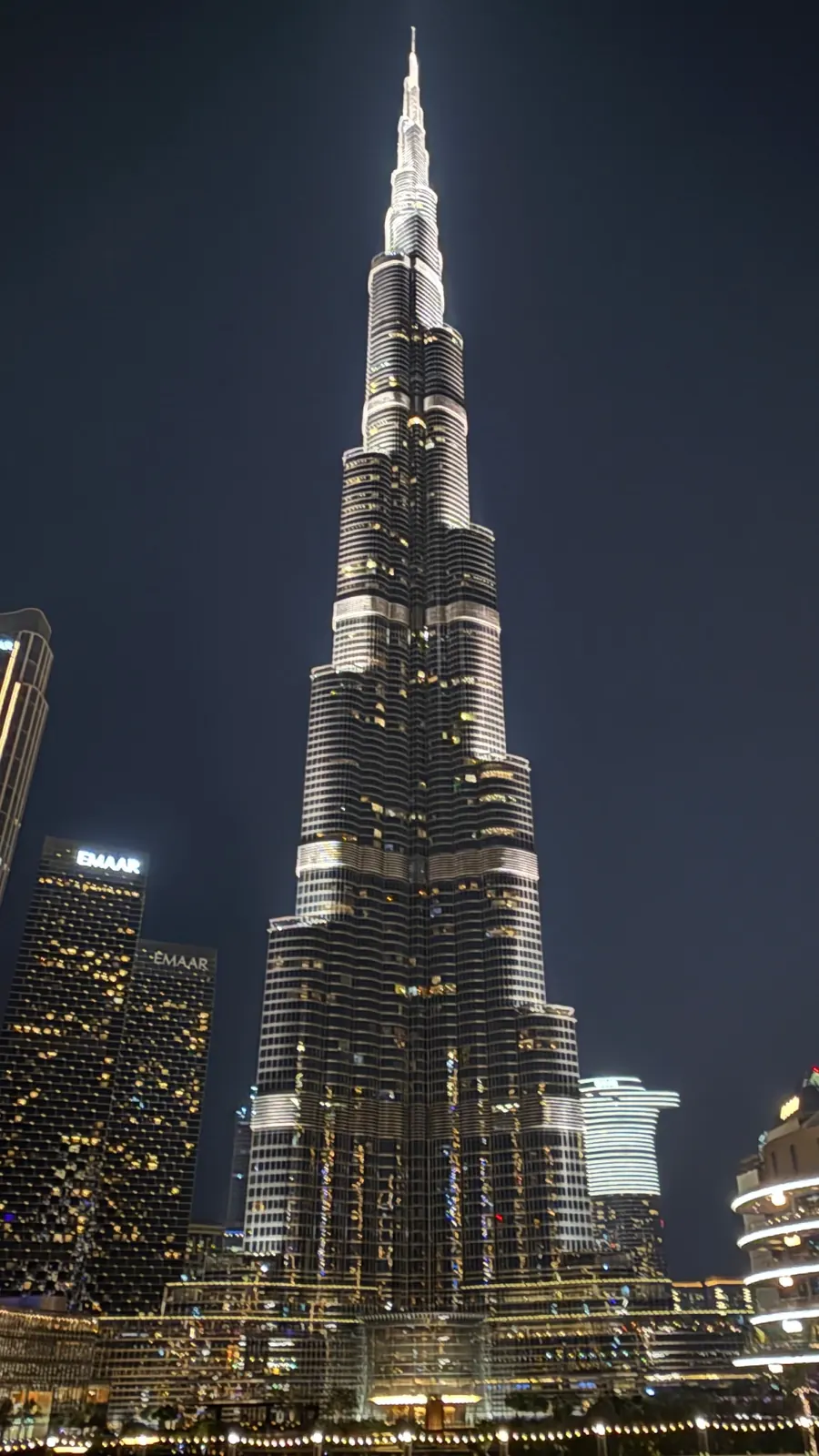 Photo of a building by Alejandro: Dubai