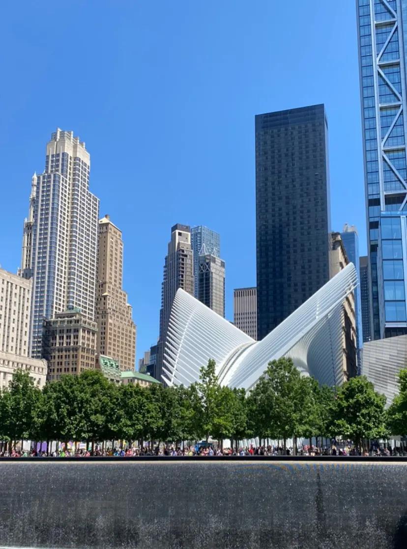Photo of a building by Alejandro: New York