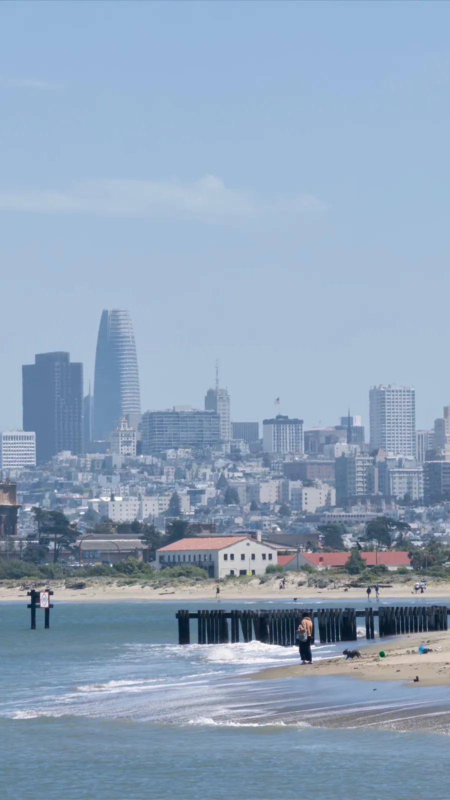 Photo of a building by Alejandro: San Francisco